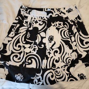WHITE HOUSE BLACK MARKET SKIRT
